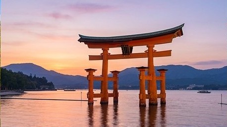 Itsukushima Shrine floating torii gate at high tide, Miyajima Hiroshima Japan
